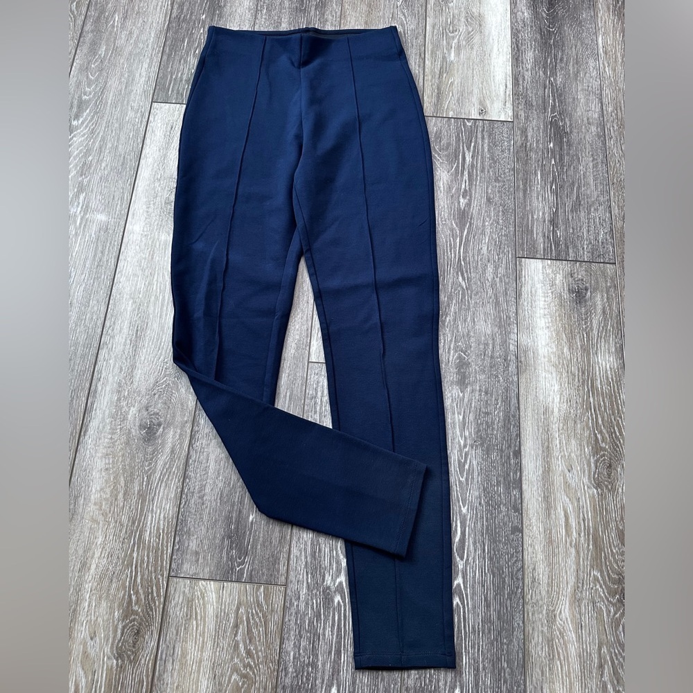 #6) Tahari Navy blue Stretch super comfy pants Size S excellent condition.